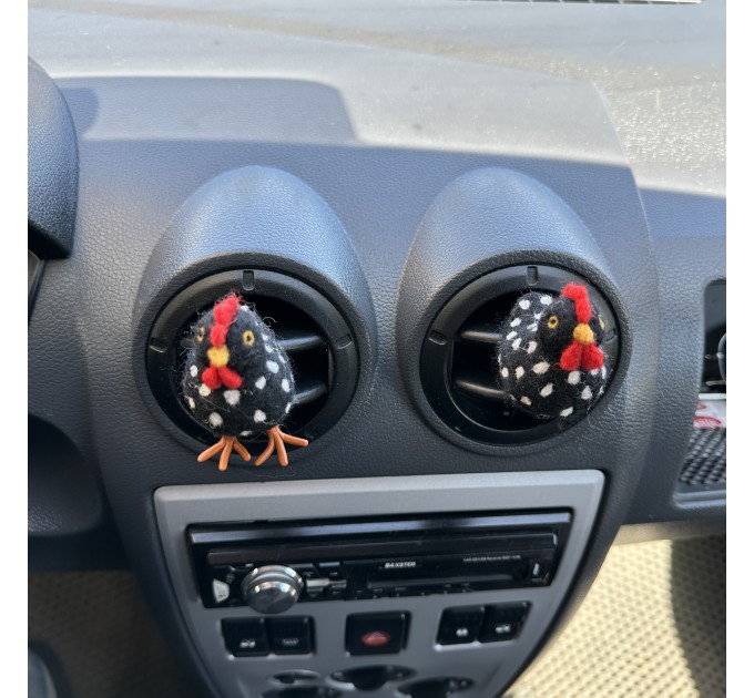 Polka dot black chicken air vent clip