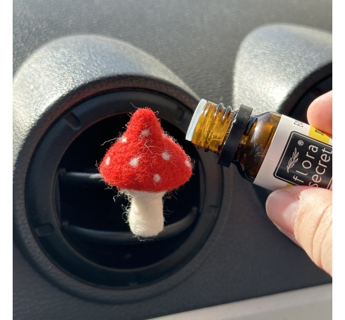 Amanita mushrooms air vent clip