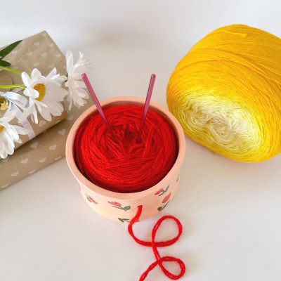 Small beige crochet yarn holder bowl with red tulip flowers Knitter gifts